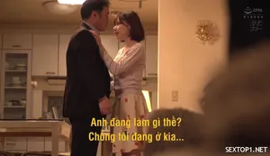Thấy má bạn học chân dài quá ngon, cậu nhóc làm liều xxx từ phía sau