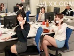 Chị gái xinh đẹp chữa bệnh cứng Cậu bé cho cậu em
